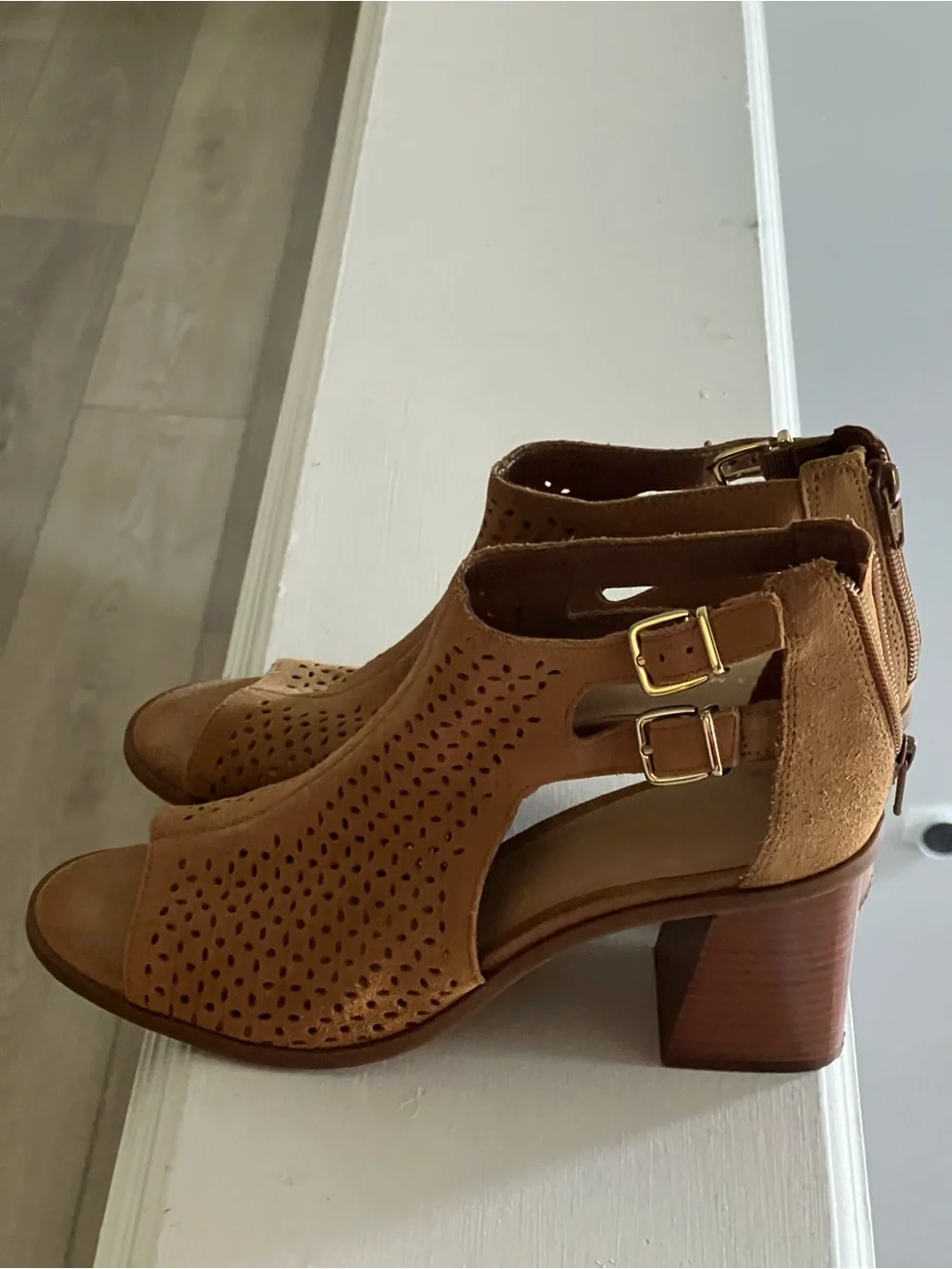 N/A comfortable tan